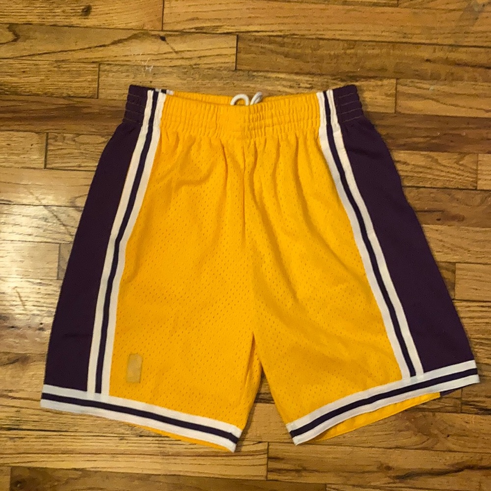 Mitchell & Ness Lakers 96-97 NBA Swingman Shorts